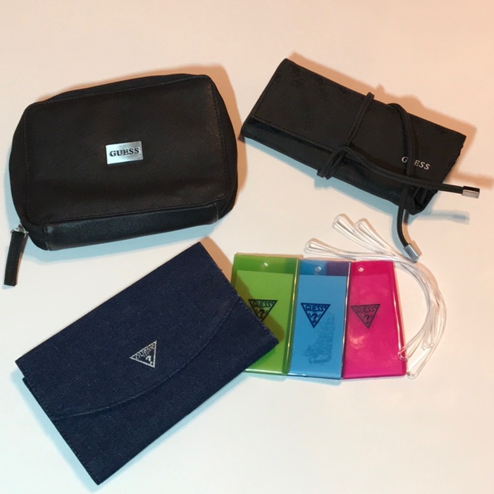 Guess travel accessories